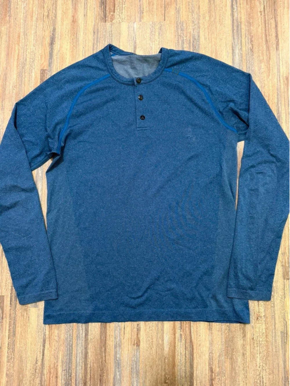 Lululemon men’s metal vent long sleeve size medium